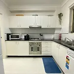 Kozyguru Homebush West 3-Beds Apt With Parking