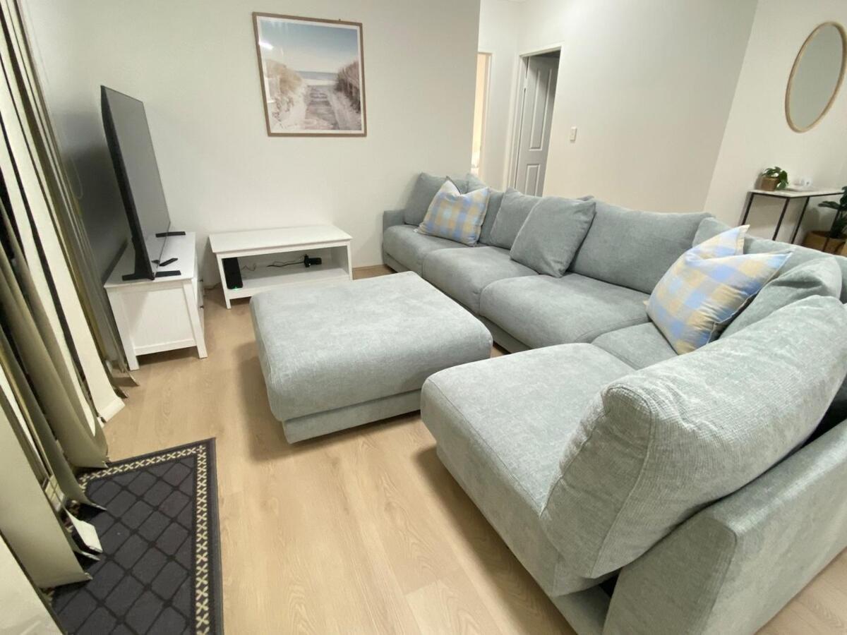 Kozyguru Homebush West 3-beds With Parking Apartment *