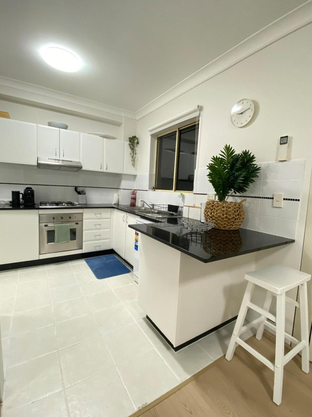Kozyguru Homebush West 3-beds With Parking Apartment Sydney
